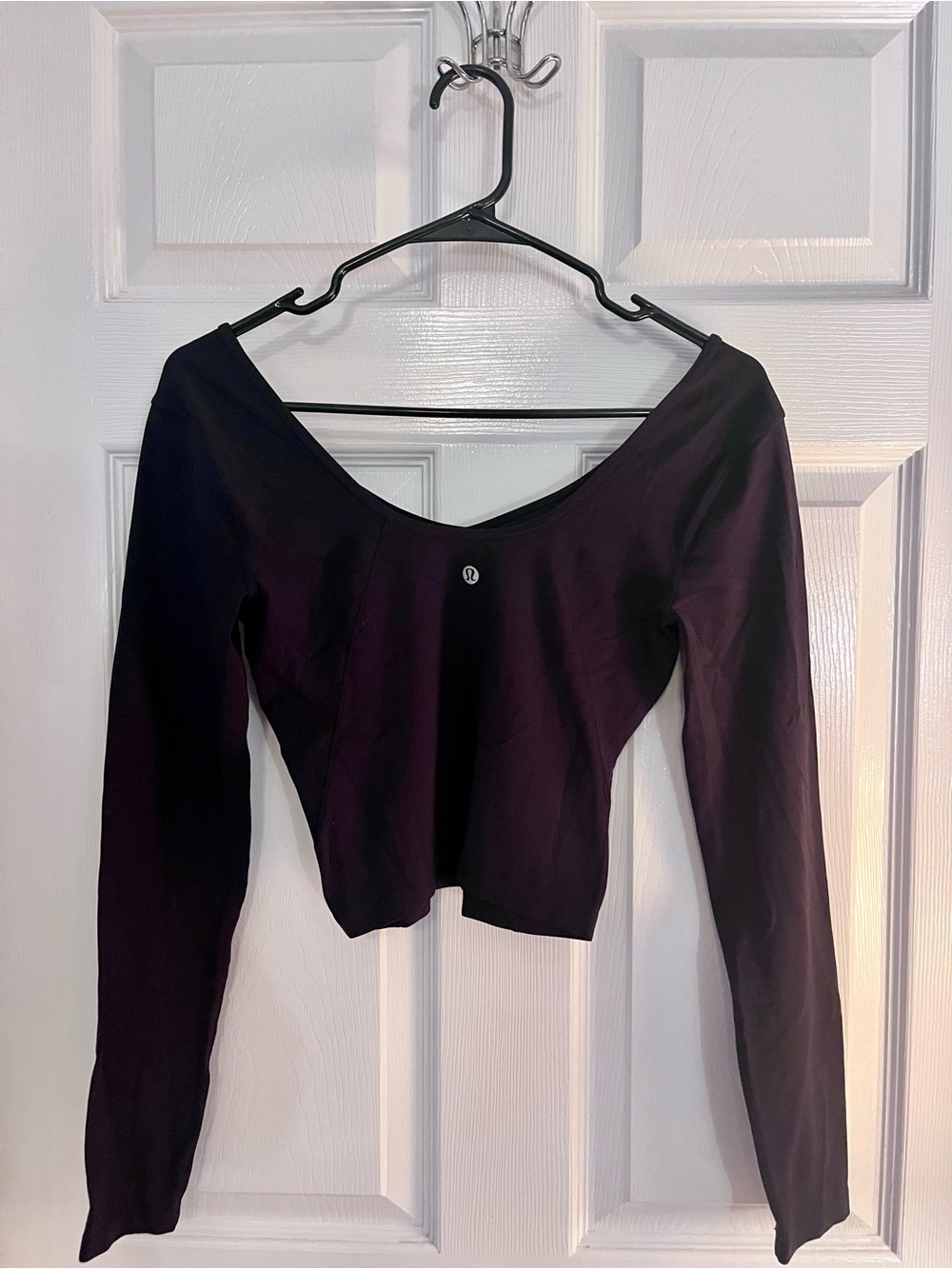 lululemon athletica black Scoop-Neck Long Sleeve Crop Top